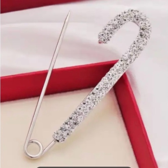 Silver Toned Rhinestone Pin Brooch - Picture 1 of 3